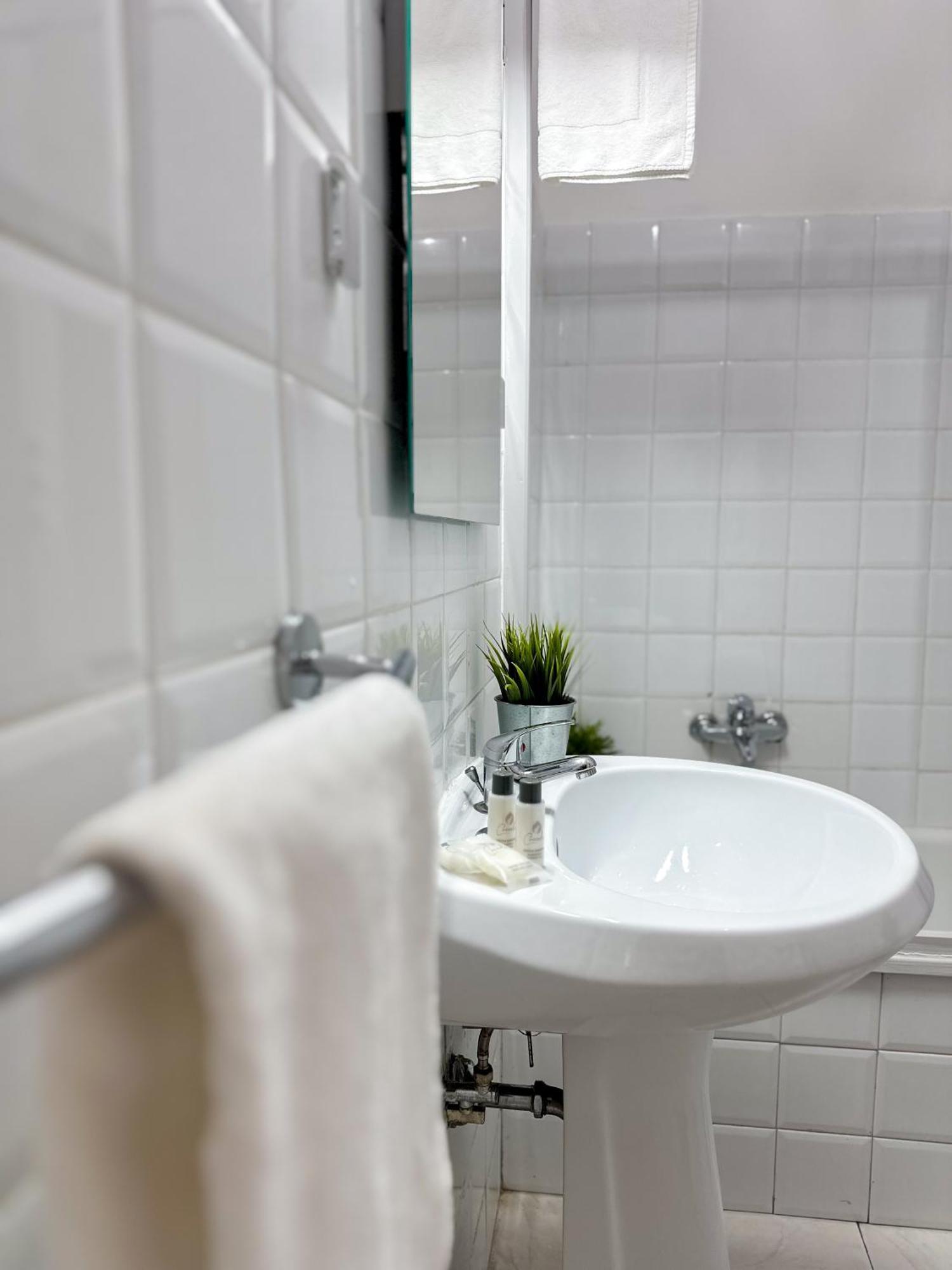 Appartement By The Colosseum - White Chic Flats *